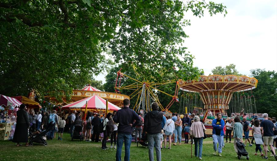 VisitRichmond (@visit_richmond1) on Twitter photo #Today is the @kewfete which is offering fun for all the family with a Victorian Fun Fair, live music & talent acts, friendly dog show, over 100 stalls, craft marquee, food court, beer tent, tea tent, tug of war and more shorturl.at/7qtOT <a href="/riversideradio/">riversideradio</a> #Today is the @kewfete which is offering fun for all the family with a Victorian Fun Fair, live music & talent acts, friendly dog show, over 100 stalls, craft marquee, food court, beer tent, tea tent, tug of war and more shorturl.at/7qtOT <a href="/riversideradio/">riversideradio</a>