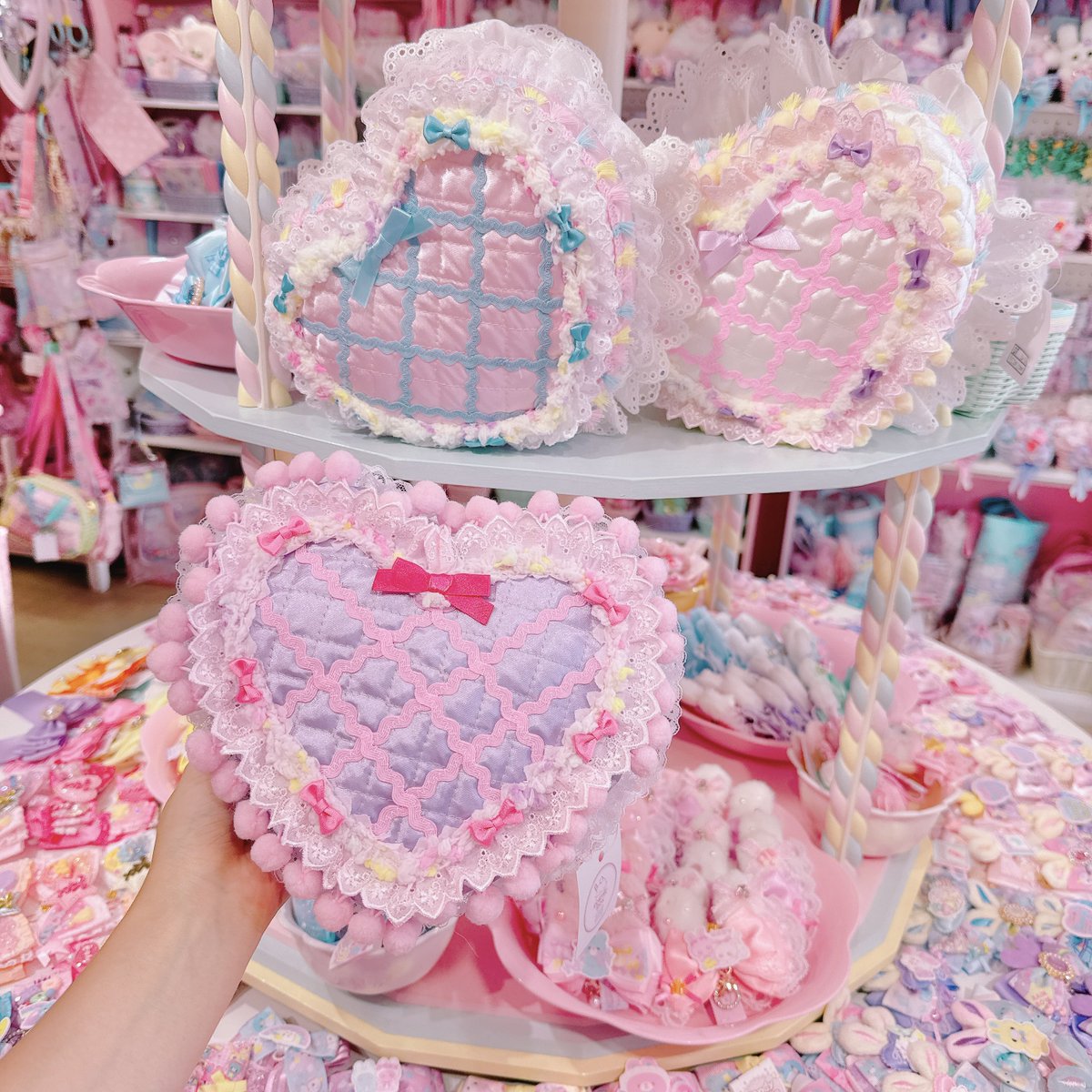 本日もたくさん入荷ありです🌈
土日も10:00〜17:00で営業中✨✨