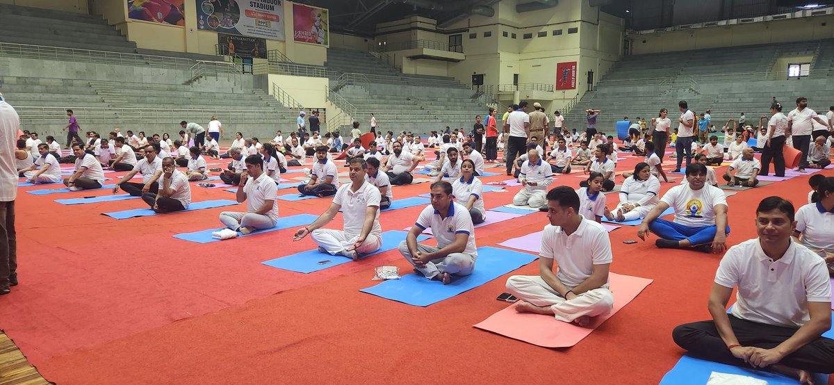 करो योग रहो निरोग…

आप सभी को अंतरराष्ट्रीय योग दिवस की हार्दिक शुभकामनाएँ। 
#InternationalYogaDay #yogdiwas