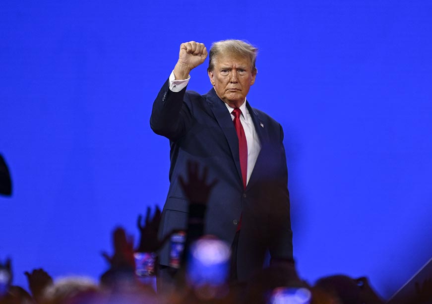 डोनाल्ड ट्रंप शांति का मसीहा!

पाकिस्तान ने भारत-पाक संघर्ष के दौरान 'नेतृत्व' के लिए नोबेल शांति पुरस्कार के लिए 'डोनाल्ड ट्रम्प' को नामित किया ,,