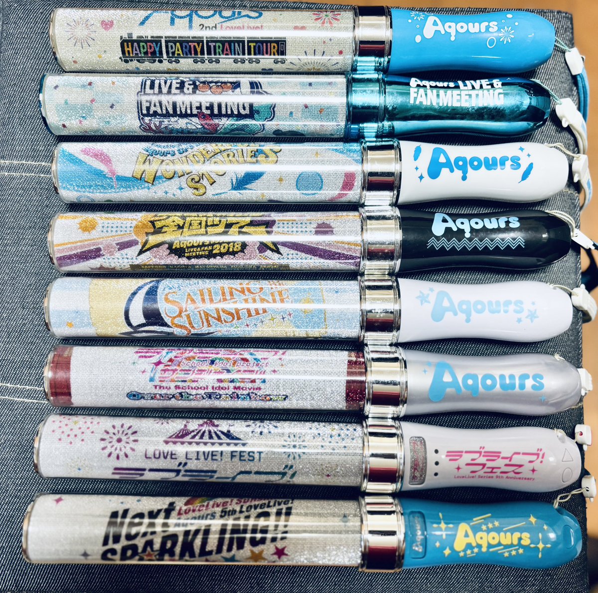 AniWaber's tweet photo. 今までライブに現地参加する度に記念にブレードを買ってきた

今日その数を数えてみたら8本

フィナーレでブレードを買う予定なので9本になる

全部持っていきます！！！！！
#Aqours 
#Aqours_FINALE_DAY1 
#Aqours_永久Stage https://t.co/lAUQFJKiYB