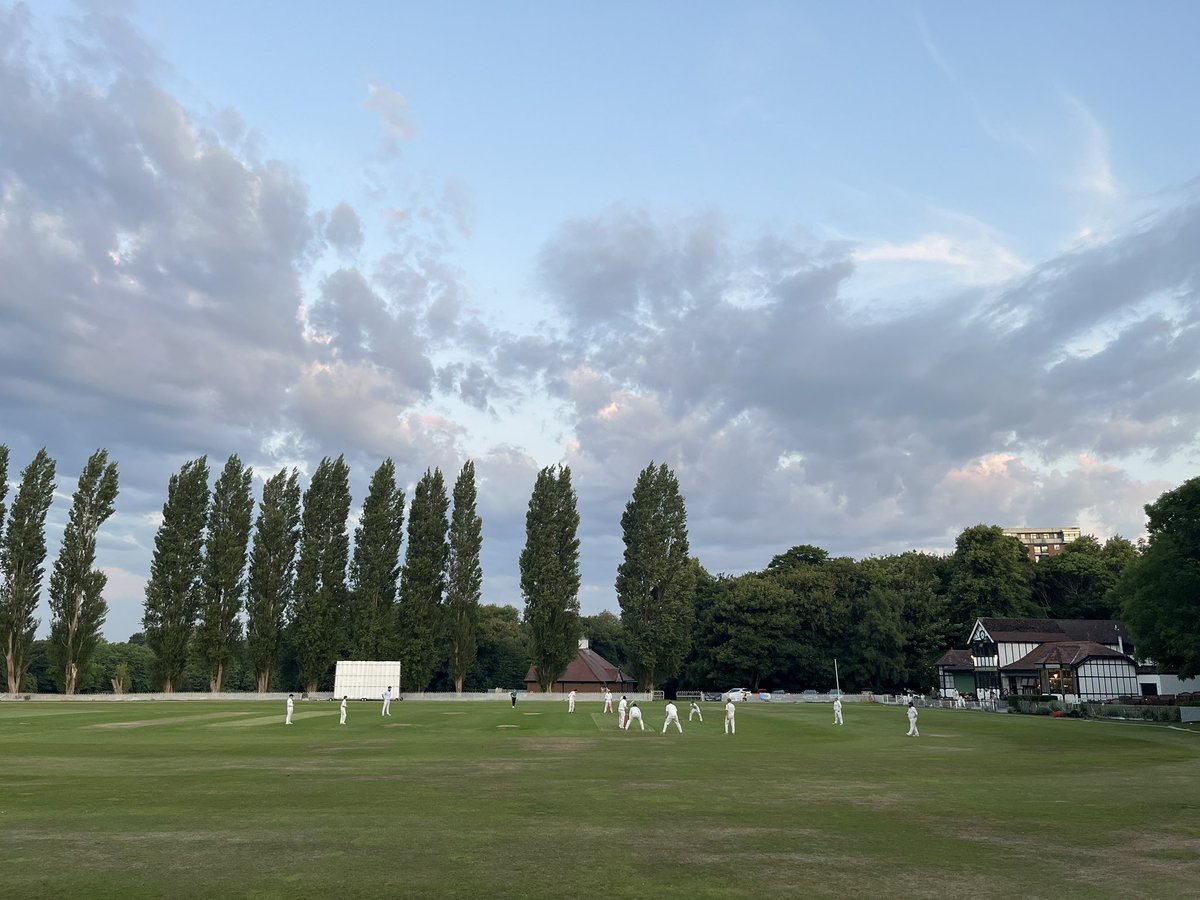 lewisrids3's tweet image. 4:43am, Sefton Park, Liverpool.
The annual @seftonparkcc Solstice Cup is underway.