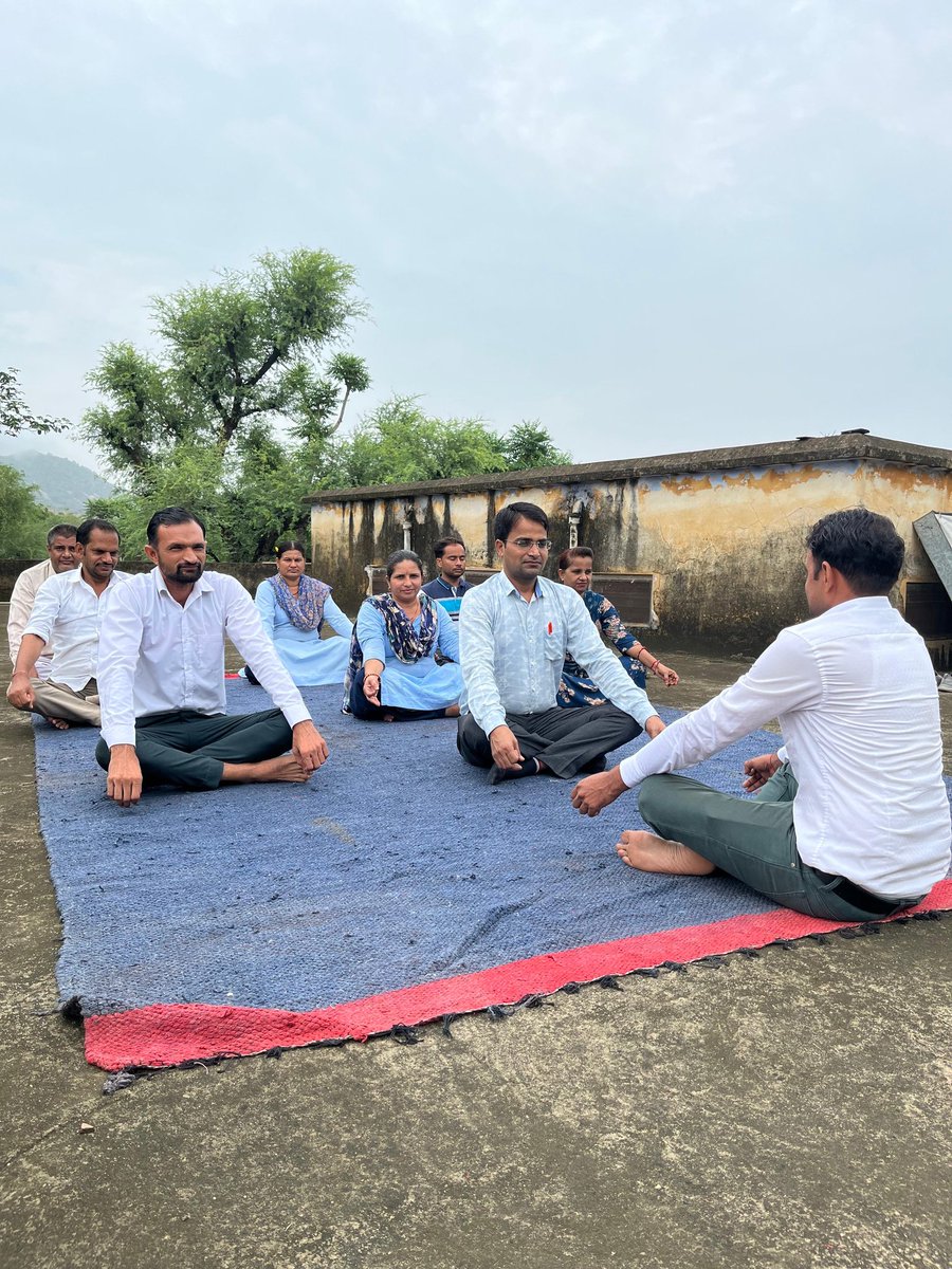ratandukiya's tweet photo. Yoga is the inner light that guides us to the ultimate truth through stillness and focus. Happy International Yoga Day. @GajendraKhimsar  @RPEA_U https://t.co/hwcKx9yqp8