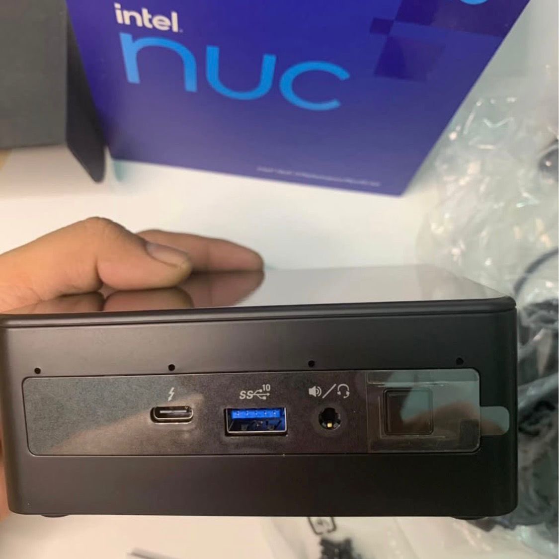Intel NUC i3 gen 1115G4 mini pc

Nego tipis!!!! Dijual aja ga jadi dipake masih baru. Harga dibawah harga baru barebone! tapi dah include ram 4gb ssd 128gb. #intelnuci3 #anakIT #minipc #jualminipc #jualbarangbaru