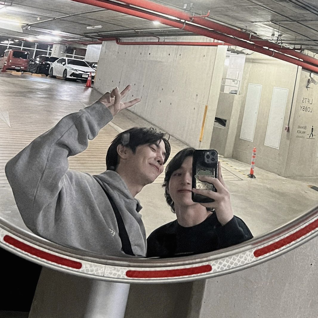limnannii's tweet photo. “เรฟถ่ายรูปหน้ากระจกกับแฟน”
   - มีเรฟแล้ว เหลือมีแฟน 

SOULMATE OF MAXKYBAS 02 

#แม็กกี้บาส #maxkybas https://t.co/Joj4YL0zhL