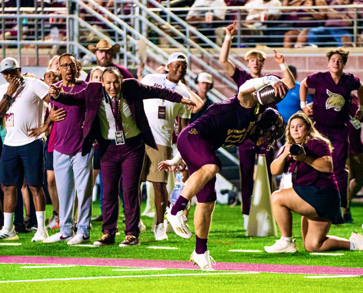 kdamp's tweet image. Our new lights &amp;amp; the fan energy at @TXSTATEFOOTBALL games make @UFCU stadium so much fun when it gets dark (it’s also a bit cooler then, too!). Just wait until we upgrade our sound system, and open the new elevated Catzgarten!
I can’t wait for 8/30! #TakeBackTexas
🐾⭐️🏈🍻📲🔈💡