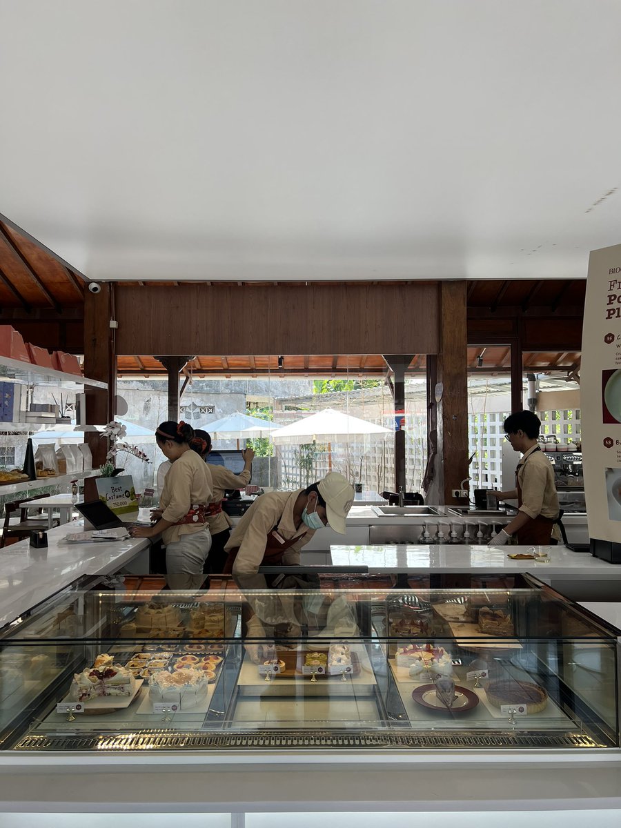 Bloomery Atelier Jogja

#nicocerahati
#gagaldietlagii
#kitangadmin
#kitasatustudio
#studiokitasatu