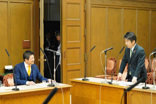 jinkamiya's tweet photo. 今日は財政金融委員会でガソリン減税の審議でした。
5分しかありませんでしたが、発議者の立憲の重徳議員と我が党の鈴木敦議員に質問しました。

https://t.co/yMWqr0ohlO

自民党側が委員会採決を拒んでいて、紛糾しています。採決とらないなら委員会をやった意味がない。 https://t.co/SXj4BAvKjK