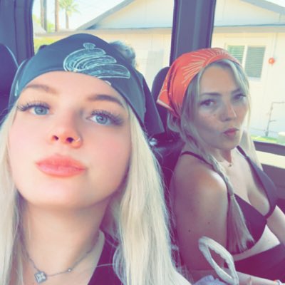 Kahla_Grable's tweet photo. #NewProfilePic https://t.co/N7BUQYFIU9