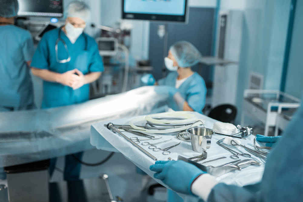 kibbemr's tweet image. 馃敧 Surgeons are the unsung heroes in the healthcare world. They help patients overcome critical conditions and improve their quality of life with skill and precision. Let鈥檚 honor their work and support innovation in surgery! 馃拤馃彞 #Surgery #MedicalAdvances