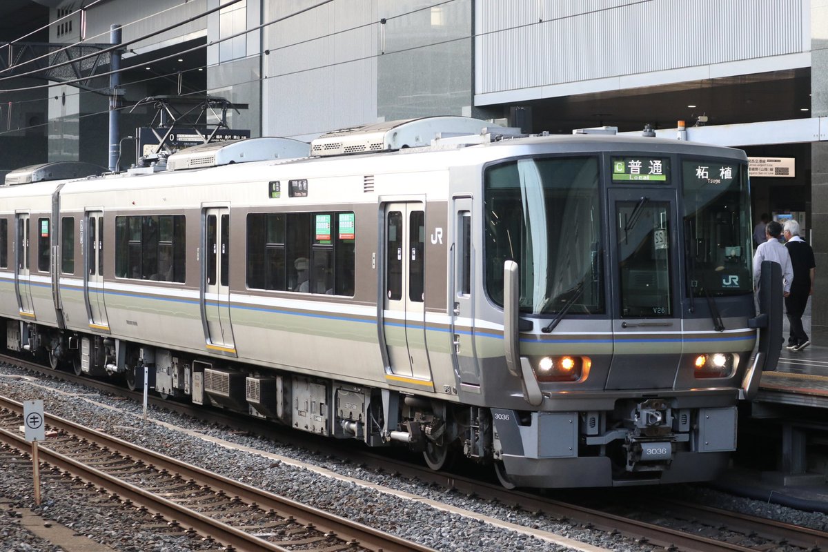 kumaaaaa485's tweet photo. V26編成
↑敦賀,柘植
④ク���ハ223-3036
③サハ223-2081
②モハ222-3039
①クハ222-2036
↓上郡,播州赤穂 https://t.co/JB9JLFsZFt
