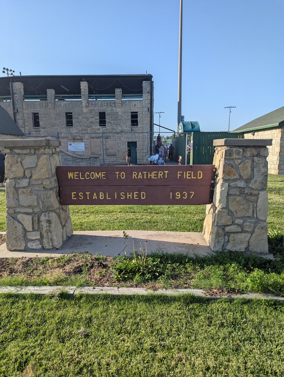 jocephus12's tweet image. Fun night @jcbrigadebsb game. Fabulous stadium! Finished my pouch of pink lemonade BLC, cotton candy up next! @baseballmapper @bigleaguechew