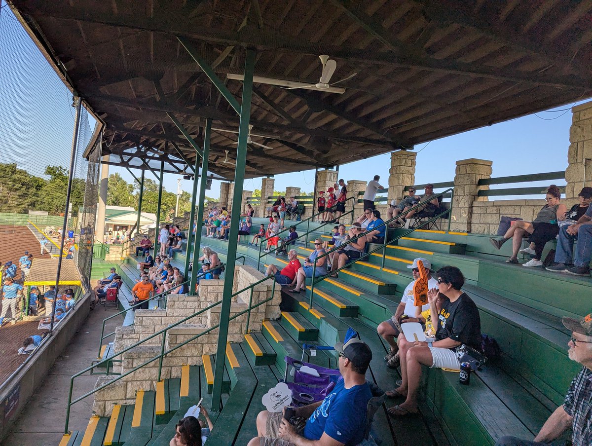 jocephus12's tweet image. Fun night @jcbrigadebsb game. Fabulous stadium! Finished my pouch of pink lemonade BLC, cotton candy up next! @baseballmapper @bigleaguechew