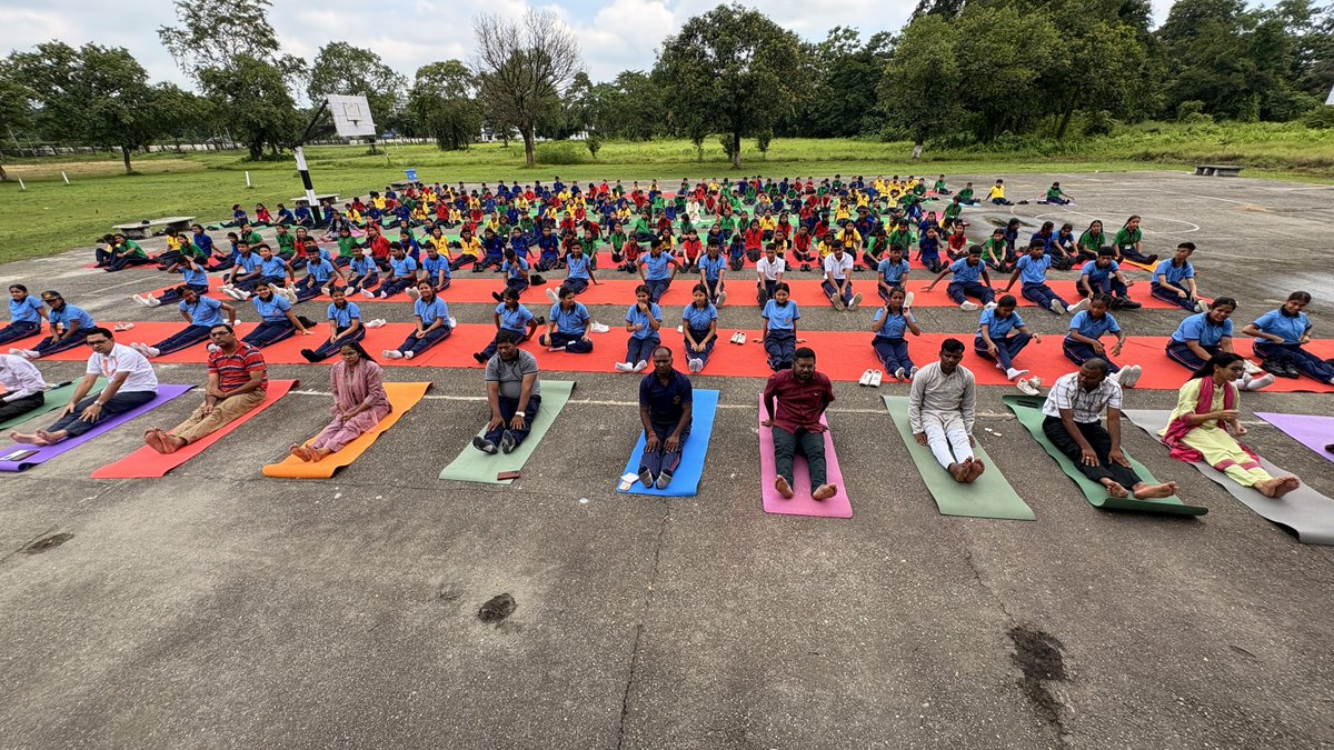 PM SHRI KENDRIYA VIDYALAYA NEW BONGAIGAON (@kenvid_nbq) on Twitter photo "Yogaḥ karmasu kauśalam" (योगः कर्मसु कौशलम्)
पी एम श्री केवी न्यू बंगाईगांव में ग्यारहवांअंतर्राष्ट्रीय योग दिवस मनाया गया।
<a href="/KVS_HQ/">Kendriya Vidyalaya Sangathan</a>
<a href="/GuwahatiKvs/">KVS RO GUWAHATI</a> "Yogaḥ karmasu kauśalam" (योगः कर्मसु कौशलम्)
पी एम श्री केवी न्यू बंगाईगांव में ग्यारहवांअंतर्राष्ट्रीय योग दिवस मनाया गया।
<a href="/KVS_HQ/">Kendriya Vidyalaya Sangathan</a>
<a href="/GuwahatiKvs/">KVS RO GUWAHATI</a>