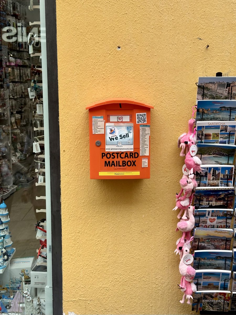 IanGee19's tweet image. Happy #PostboxSaturday I hope that everyone is enjoying a good weekend. Here’s a wee cutie, a postcard #mailbox that I came across on Via Giuseppe Manno in #Cagliari recently. I didn’t buy a postcard but I did purchase a couple of dinky flamingos ⁦@ThePhotoHour⁩ #Sardinia