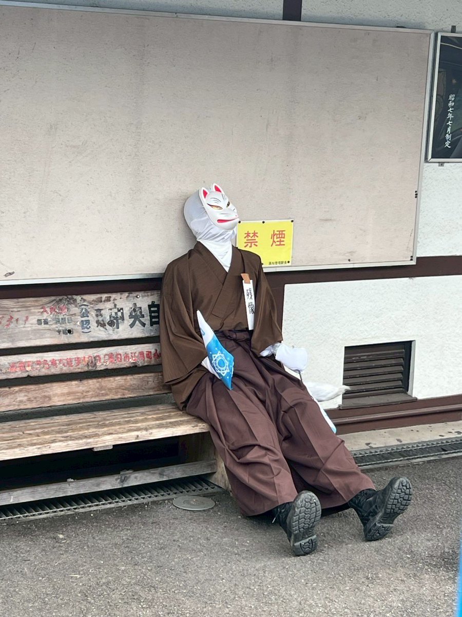 trainino10's tweet photo. 観光列車前編を終えました！狐さん最初お人形かと思ってたら途中で動いて驚きました！帰りもよろしくお願いします！
下り日下駅ではおもてなし、販売、フォトスポットがあります、ぜひ機会があればお立ち寄りください！＃観光列車＃高
校生＃伊野商業＃どっぷり高知旅＃時代の夜明けのものがたり https://t.co/SSSFCoCw9O