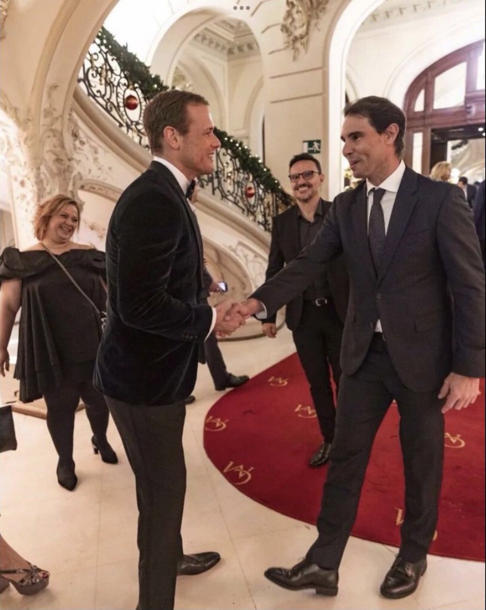 BMarlene_'s tweet photo. June 21st
#WorldHandshakeDay
a day dedicated to recognizing the tradition of handshakes and their significance as a symbol of trust, respect, and friendship.
@SamHeughan is known for his friendliness and is greatly respected. https://t.co/FahXkm46lU
