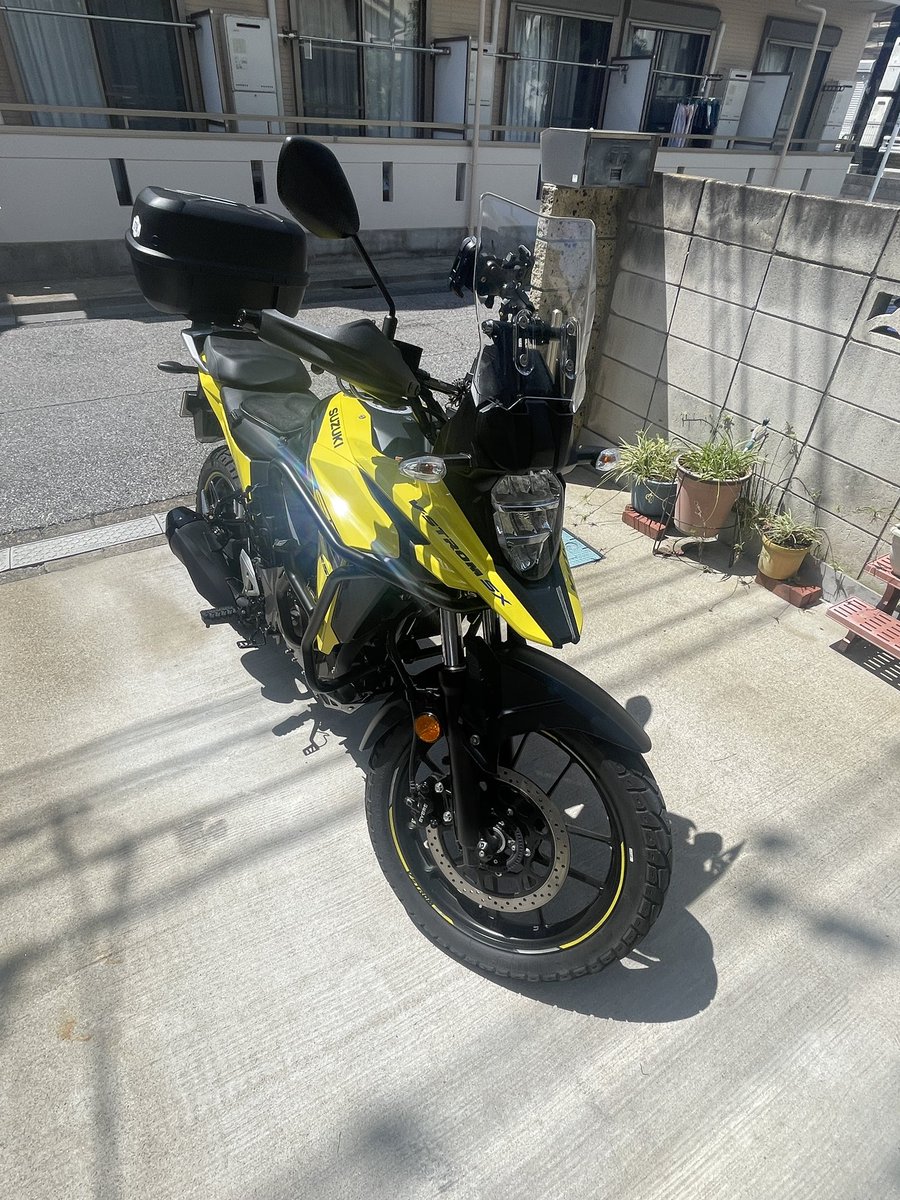 quattro0811's tweet photo. 今回の旅路2300kmを無事に運んでくれた愛車をピカピカにしてあげました🧽真夏日だし汗ダクになったけどやっぱり気持ちがスッキリします😊次の旅もよろしくね
#Vstrom250SX https://t.co/lEks5OQul6