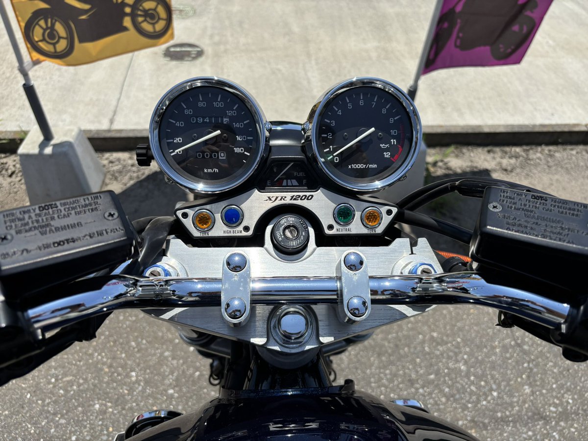 tzn0909's tweet photo. 中古車情報
ヤマハ
XJR1200 ModelYear1996
ODO 9411km https://t.co/g99yJjOyPi