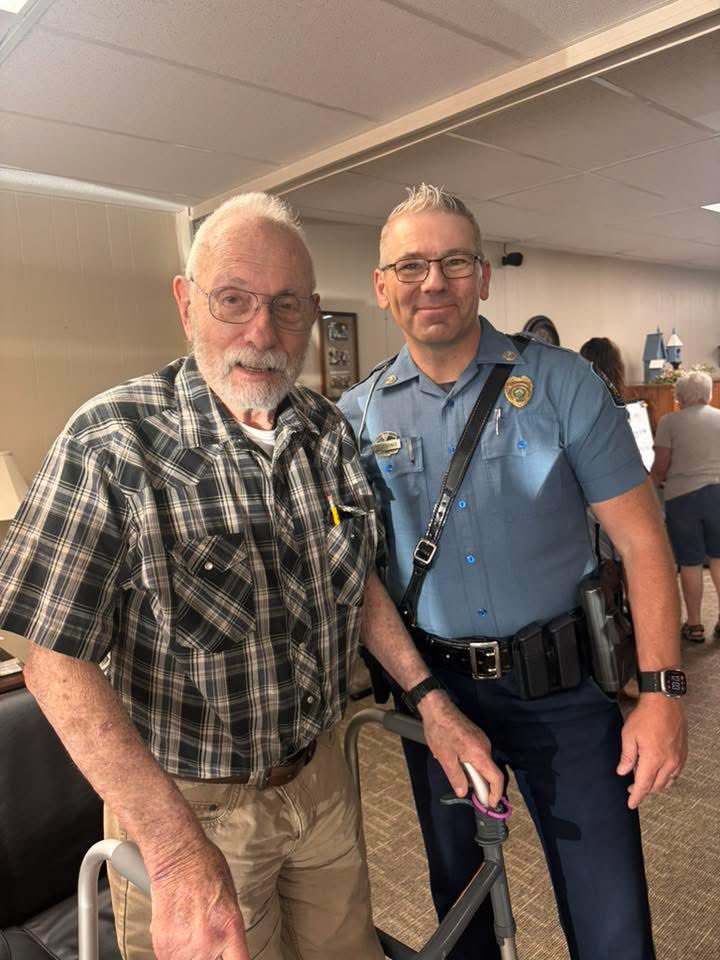 TrooperBenKHP's tweet image. I had a moment today at the Chapman senior center that really stayed with me and I want to share it with you.
I was invited to speak during their lunch gathering. Nothing fancy. Just a chance to connect, share a message, and hopefully brighten the room a bit.
But something…