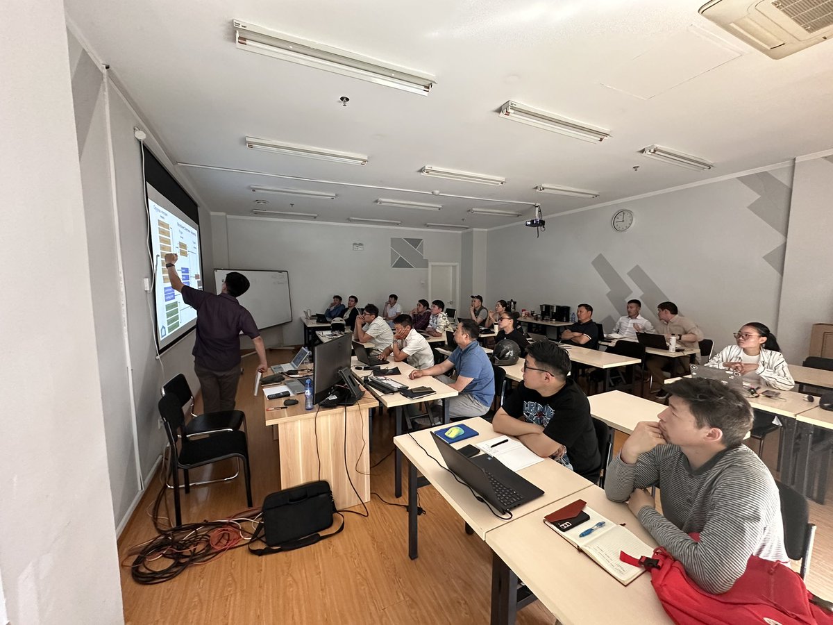 Пассив барилгын тооцооллын сургалт явж байна.