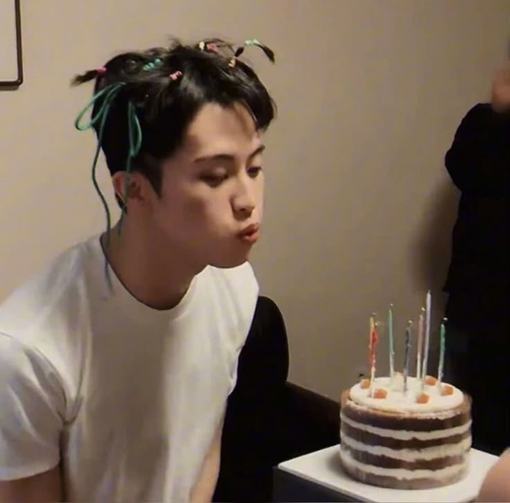 8ieve's tweet image. Happy belated birthday Reval! @maueval 
wishing you the best today and everyday.