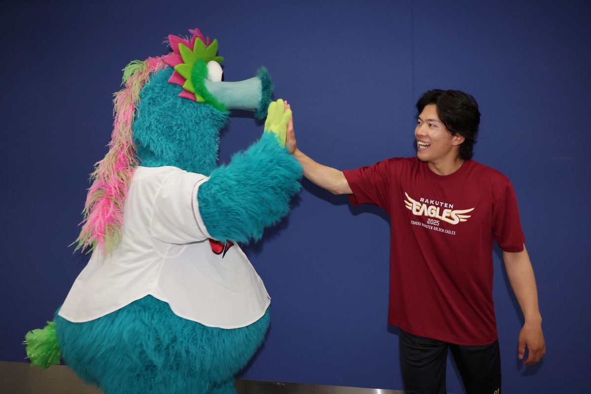 昨日のスラィリーとのハイタッチスルー事件から、 今日のふたり