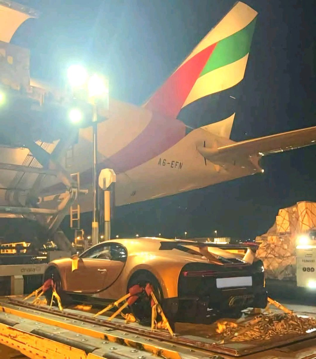 muZimbabwe mune munhu atenga Bugatti which cost 4.2 million 😭😭😭😭

munyika muno mune mari but kungoti we're not serious pakutsvaga mari....

iyo haisi yaChivhayo coz,
1.... Haakwane umo
2.... He can't afford it