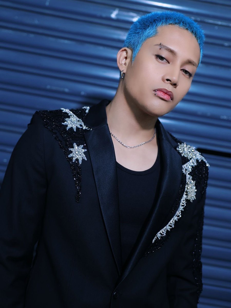 Jha (@jhabrnsl) on Twitter photo Narinig ko boses ni Ken? Parang tumunog ‘yung elevator sa brain ko: ‘Going down… to deep feelings.
<a href="/SB19Official/">SB19 Official</a> #SB19 #SB19atHitoPop2025 Narinig ko boses ni Ken? Parang tumunog ‘yung elevator sa brain ko: ‘Going down… to deep feelings.
<a href="/SB19Official/">SB19 Official</a> #SB19 #SB19atHitoPop2025