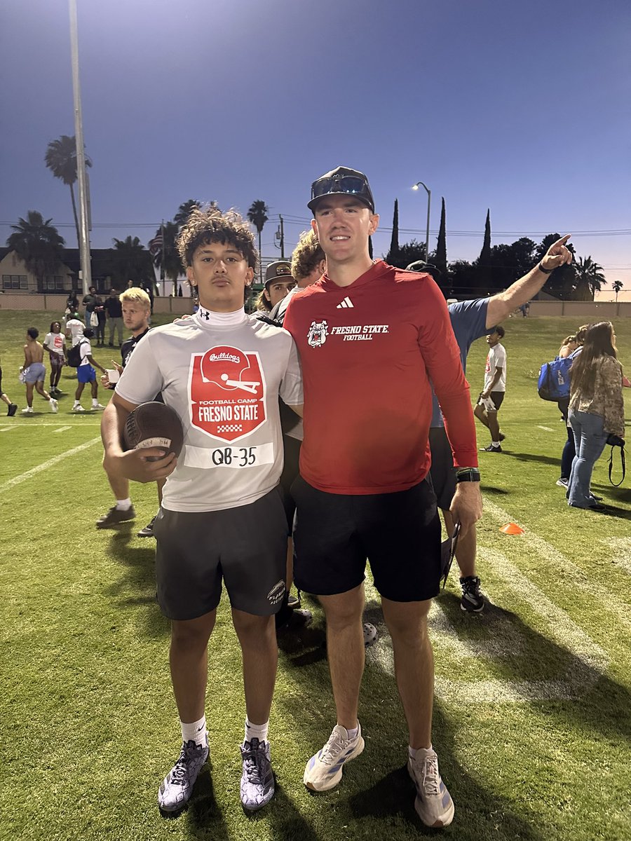 nateperezQB's tweet image. Had a fun and very highly competitive camp with @FresnoStateFB I would like to thank @CoachJT16 for guiding me throughout the day. Aired it out as usual!  #GoDawgs 

@Coach_JDavis @Coach_Entz