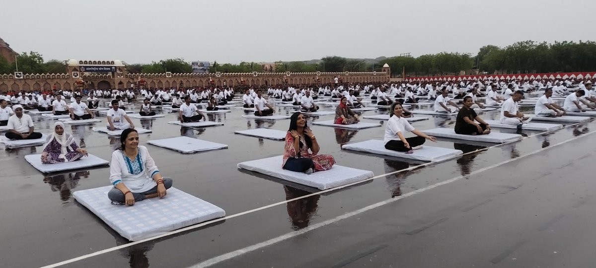 Seema Praharis at STC #BSF Jodhpur witnessed the inspirational address by Hon’ble PM <a href="/narendramodi/">Narendra Modi</a> on #IYD2025, highlighting Yoga as India’s gift to the world &amp; a path to collective wellness.

"Yoga is a light, once lit, will never dim."
#YogaWithPM
#YogaForOneEarthOneHealth