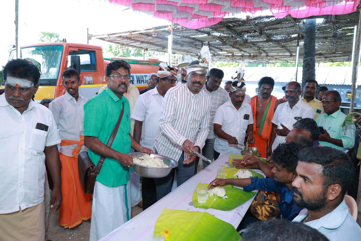 #திருச்செந்தூர் தேவேந்திரகுல வேளாளர் அறமடங்கள்  நடத்திய #வைகாசி #விசாகம் பொது #அன்னதானம் .

#MuruganManadu
#விசாகம்
#MuruganMaanadu
#அன்னதானம்
#பாண்டியர்
#சேரன்
#சோழன்
#மூவேந்தர்
#மள்ளர்
#குடும்பன்
#குடும்பர்
#பள்ளர்
#செந்திலாண்டவர்
#முருகன்
#முருகாசரணம்
#ஓம் 
#MuruganMaanadu