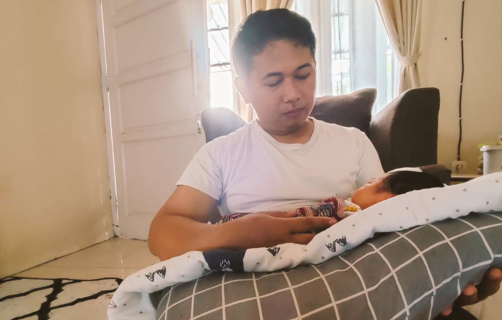 Yang dirindukan hadirnya oleh generasi perintis adalah lahirnya generasi penjaga/pemelihara. 

Tugasmu nanti tak diwajibkan lagi trukah, babad alas atau berjibaku untuk zero to hero. 

Namun, bagaimana kamu bisa mengenali setiap sekecil apapun privilese yang sudah ada. Baik