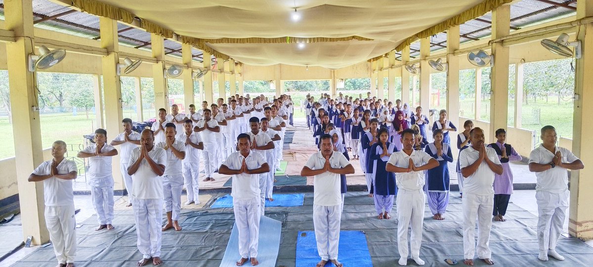 20APIRBN's tweet photo. Yoga for One Earth, One Health – Celebrated with unity and discipline at 20th A.P. Bn Panbari , Dhubri this morning!🌍🧘‍♂️

#IDY2025 #YogaForOneEarthOneHealth https://t.co/7toiVvIRA2