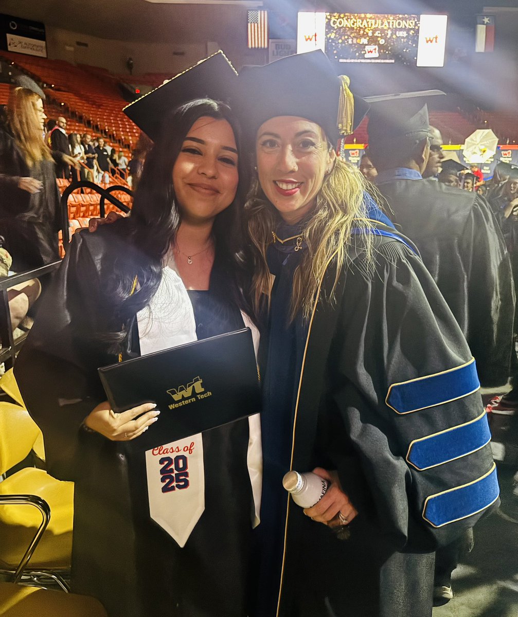 aluna0707's tweet image. Congratulations to all @wtcep graduates but a special congrats to one of my own #SEHStheBest #drlunasclass BioMed student graduating with her Medical Assistant degree: Dulce Moreno 👩‍🎓 👩‍⚕️ 🥼 I am very proud of you ❤️
