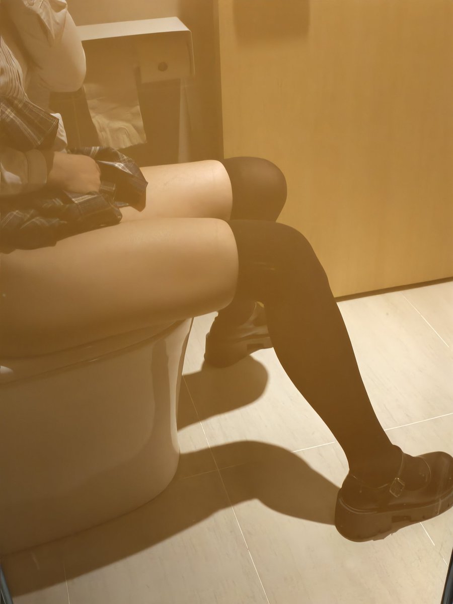 黄推福利内容 - 咬咬小鳄鱼的精彩图片 福利姬咬咬小鳄鱼分享的黄推图片4 - 网红私拍内容