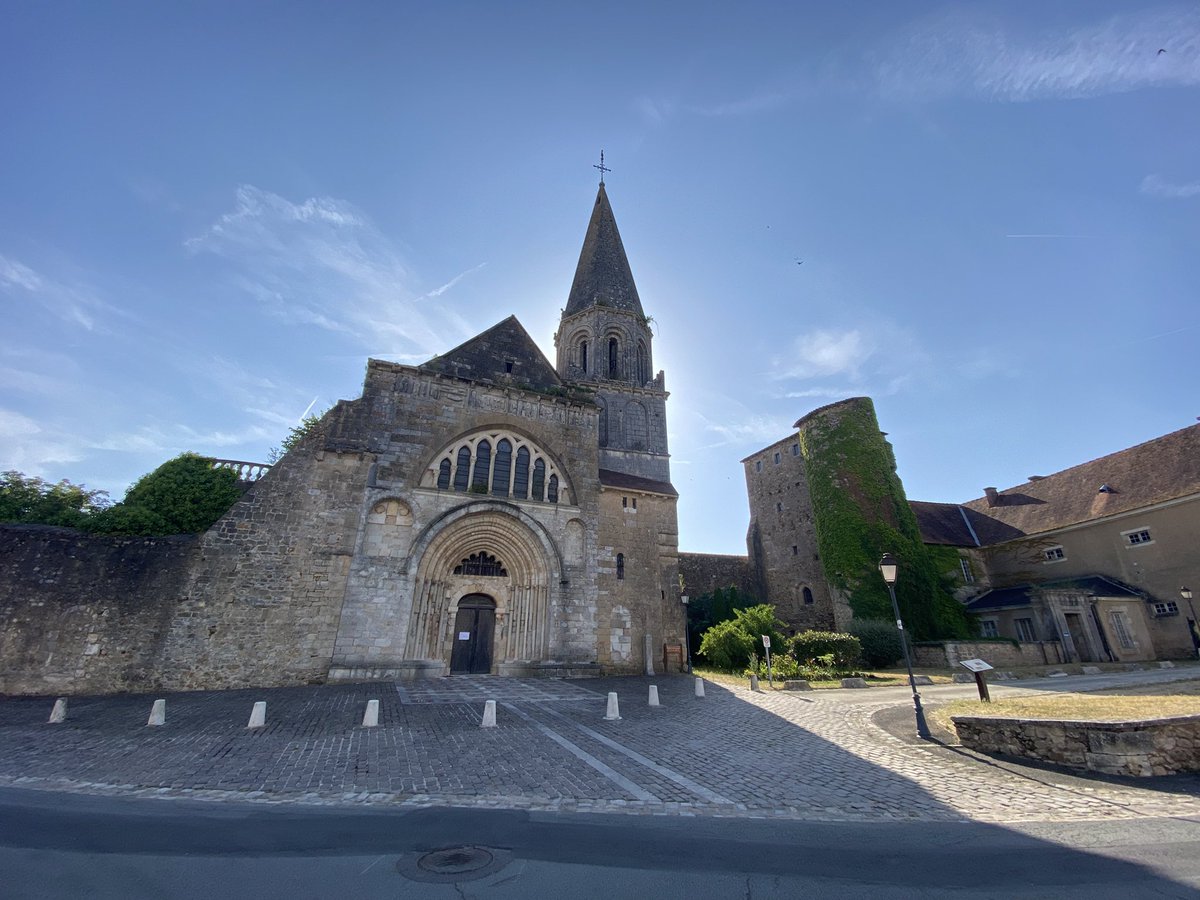 bonuscr's tweet image. #Montmorillon (86)