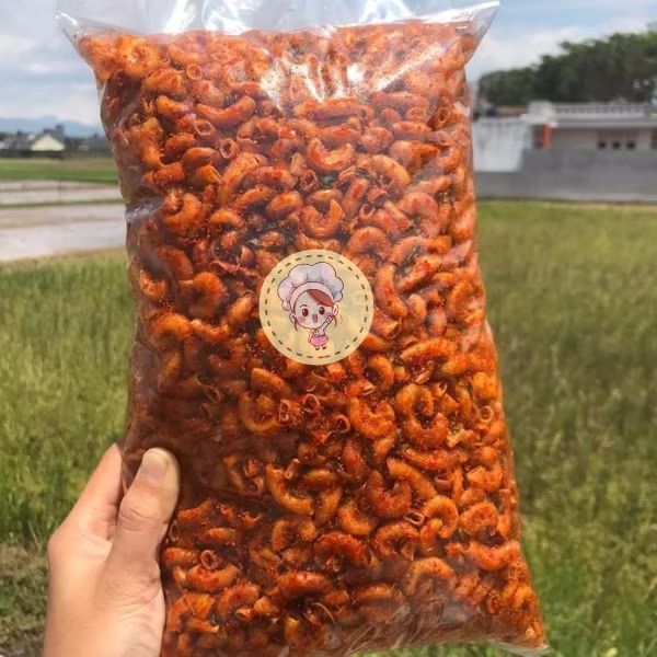 XILY908's tweet photo. ✨️Gusy aku mau rekomendasi cemilan pedes🌶  yg udah aku coba dan aku beli terus (no endorse ya)

- MAKARONI Cikruh Daun Jeruk 
Plis ini bener enak sedikit mirip sama mahe (menurut aku) tpi versi bumbu basah, aku sering beli yg 250gram https://t.co/haX3MauC6p https://t.co/Q58LtR2aRJ