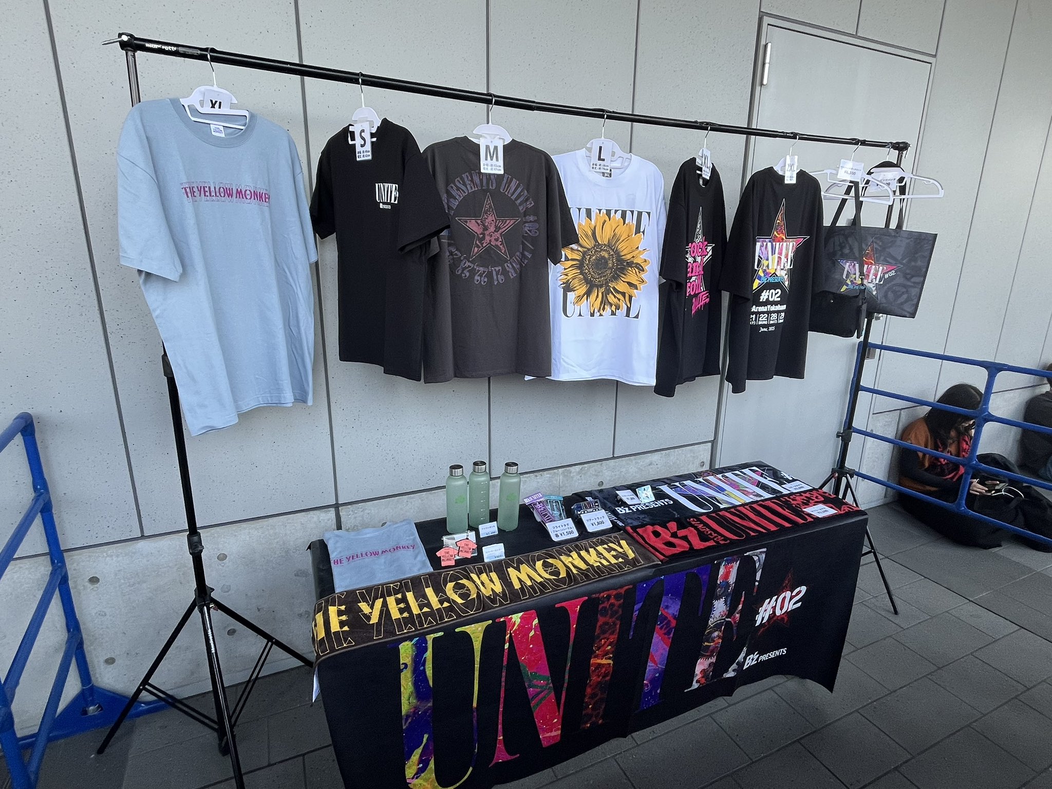 B'z THE YELLOW MONKEY UNITE コラボ　Tシャツ M B'z THE YELLOW MONKEY UNITE コラボ Tシャツ M（YouTube）