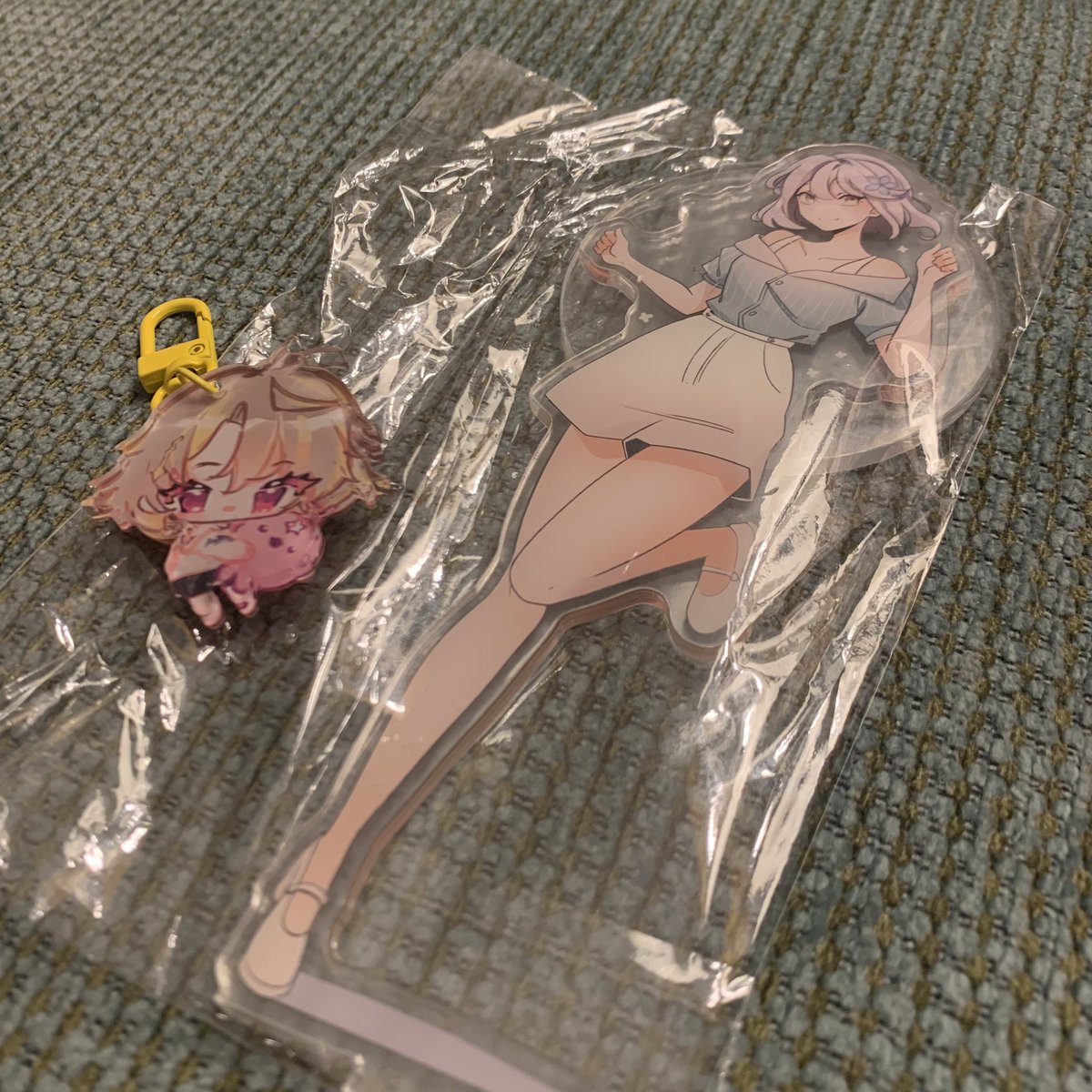 Shinobi21Oni's tweet image. Day 1 Merch Spread
⠎⠥⠗⠏⠗⠊⠎⠊⠝⠛⠇⠽ ⠎⠞⠊⠇⠇ ⠺⠊⠞⠓⠊⠝ ⠃⠥⠙⠛⠑⠞
and i got 2 legendary pulls:
- Sunny Charm was the display model
- Found me a Lilybelle
#AnySunny #frequentflyers