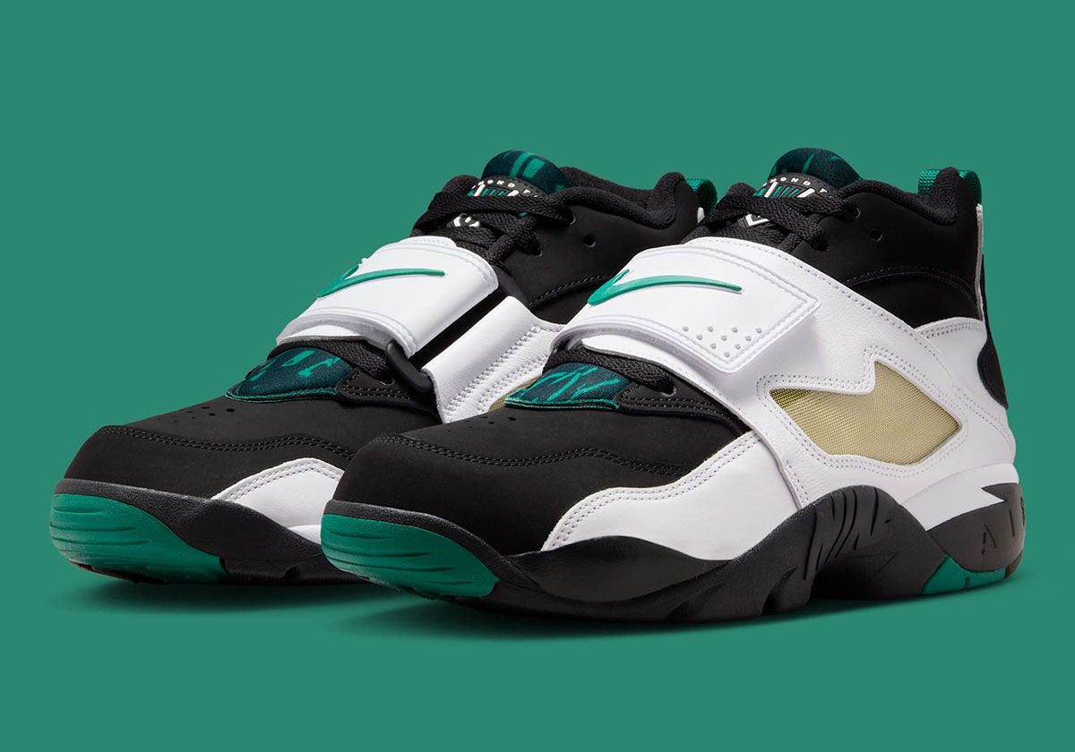 FIRST LOOK: Nike Air Diamond Turf "Emerald"
🗓️ Releasing Fall 2025 ($155)