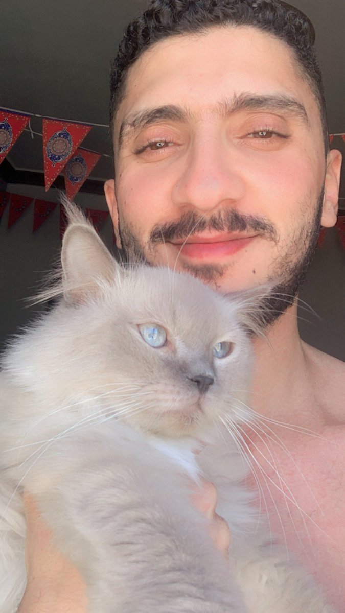 احلي شخص يسهر معايا للصبح والله يا سكاي 🥹❤️💋