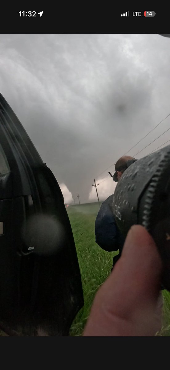 StephenBrucher's tweet photo. A little BTS with @project_otus in North Dakota @TannerBeardWX @DorionAntares @erikfox2000 @RED_Cinema @GoPro #wx #ndwx #atlasanamorphic #vraptor #8k https://t.co/TAzRj63bVh