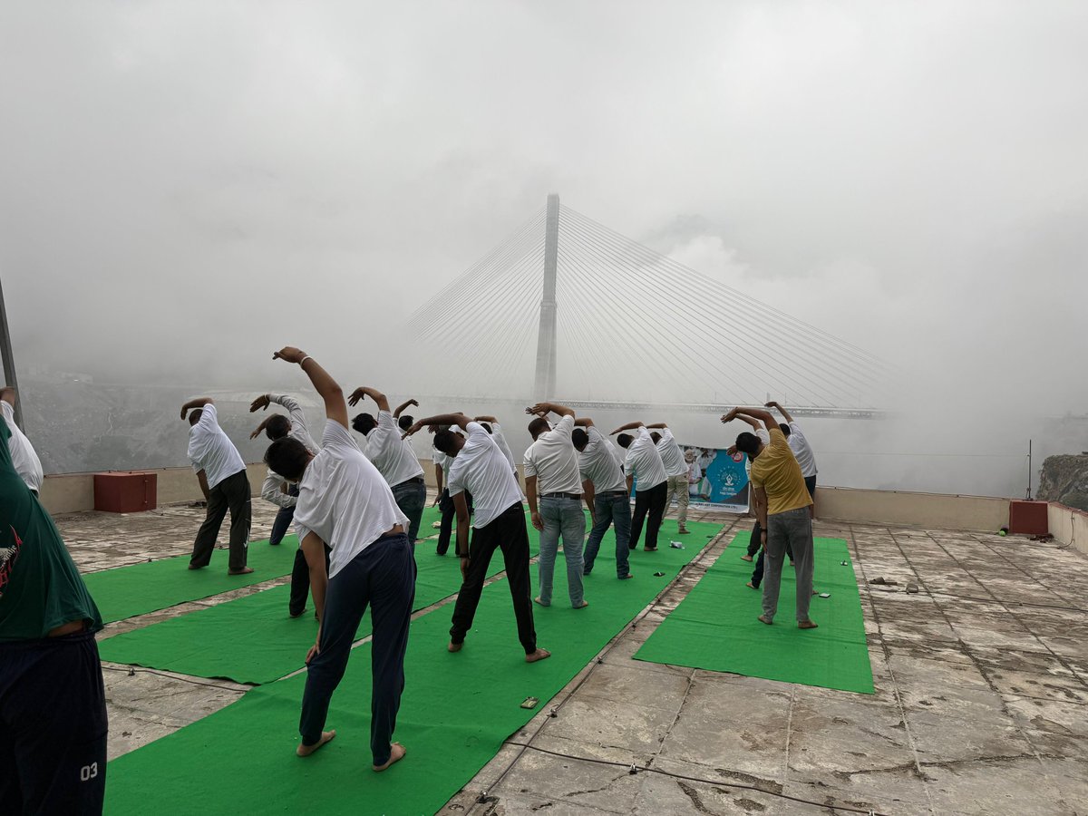anil_bhatt03's tweet image. Railway officials and locals performing yoga on the International Yoga Day at world highest railway bridge on river Chinab and India’s first cable-stayed rail bridge -the Anji Khad Bridge in Jammu and Kashmir’s Reasi district on Saturday.