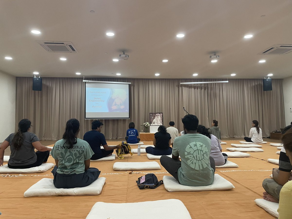 I am not the body, I am not even the mind. 

We are the most comfortable generation, but not the happiest generation. 🧘‍♂️ 

#Yoga <a href="/ishafoundation/">Isha Foundation</a> <a href="/SadhguruJV/">Sadhguru</a> #InternationalYogaDay