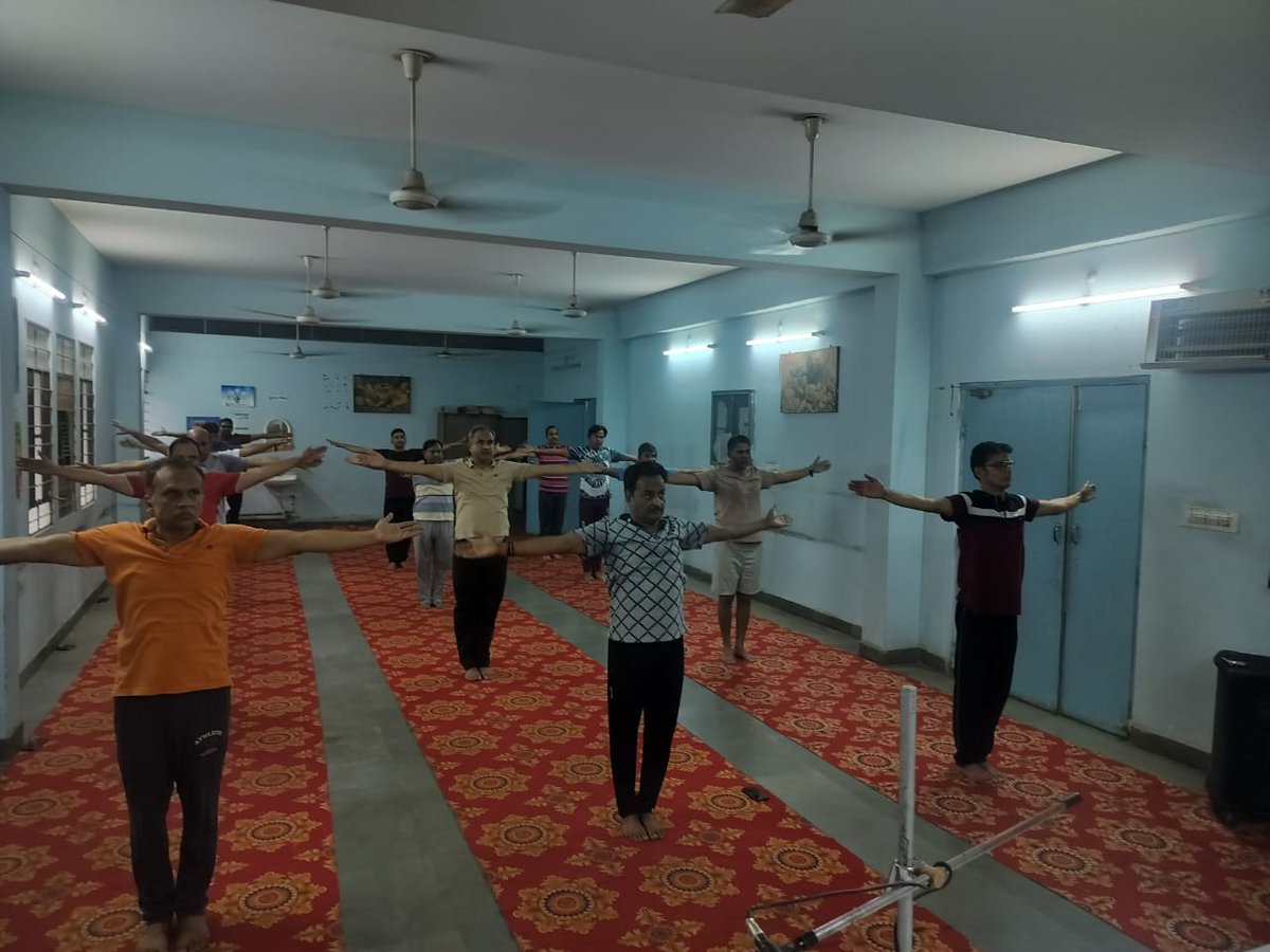 REIL_Jaipur's tweet photo. The 11th IYD 2025 with the themes "Yoga for One Earth, One Health" celebrated by its employees by participating in a session by an expert with explanations about the benefits of regular yoga.
Yoga is the journey of the self, through the self, to the self." - The Bhagavad Gita. https://t.co/9aZbvGrSjs
