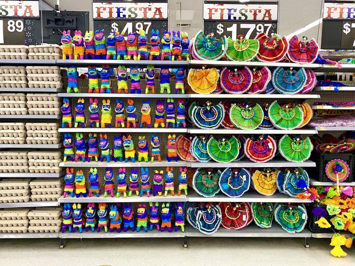 Politisaurio's tweet photo. #CincodeMayo #Fiesta #Piñata #Mexico #Amigo #Artesanía #Handicraft 🤩🇲🇽 https://t.co/gJEt3q0Lzz