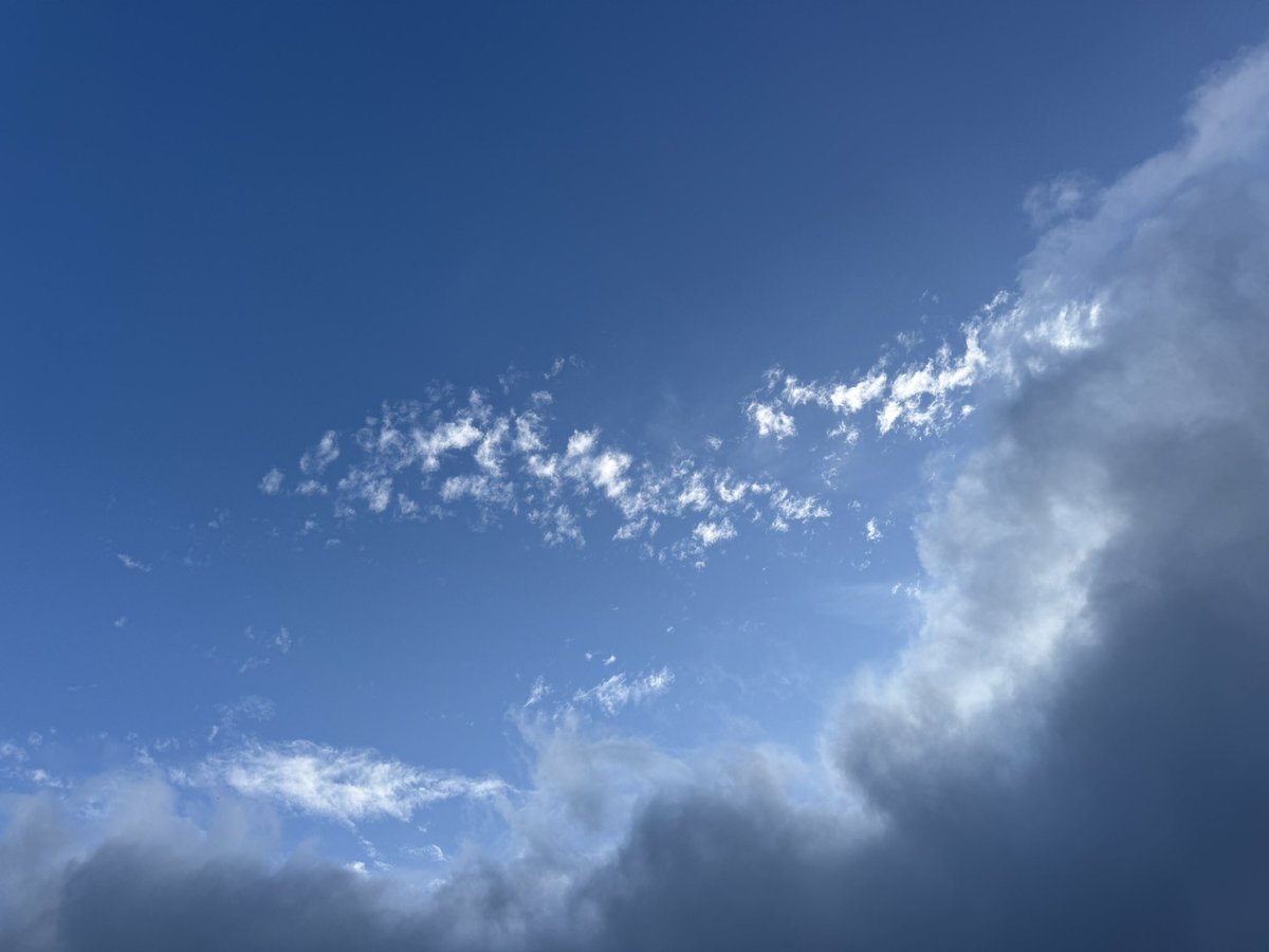 Pretty cool the way the low cloud is clearing!
