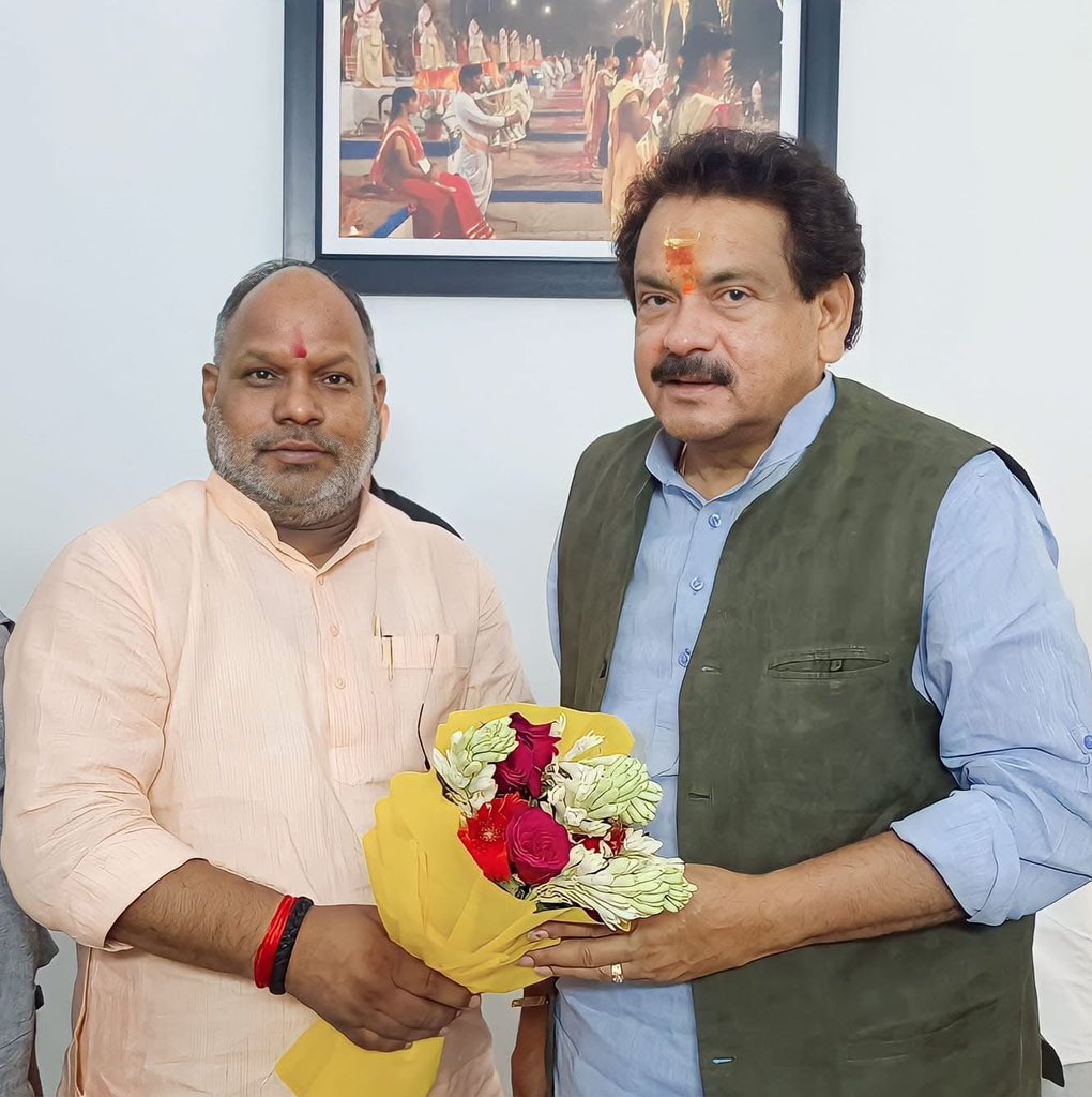 hanshraj4bjp's tweet image. आगरा से भाजपा सांसद और माननीय केंद्रीय राज्यमंत्री श्री @spsinghbaghelpr जी को जन्मदिन की हार्दिक बधाई। 
बाबा काशी विश्वनाथ जी से प्रार्थना है कि आप दीर्घायु हों और सदैव स्वस्थ एवं प्रसन्न रहें।
 #SPSinghBaghel