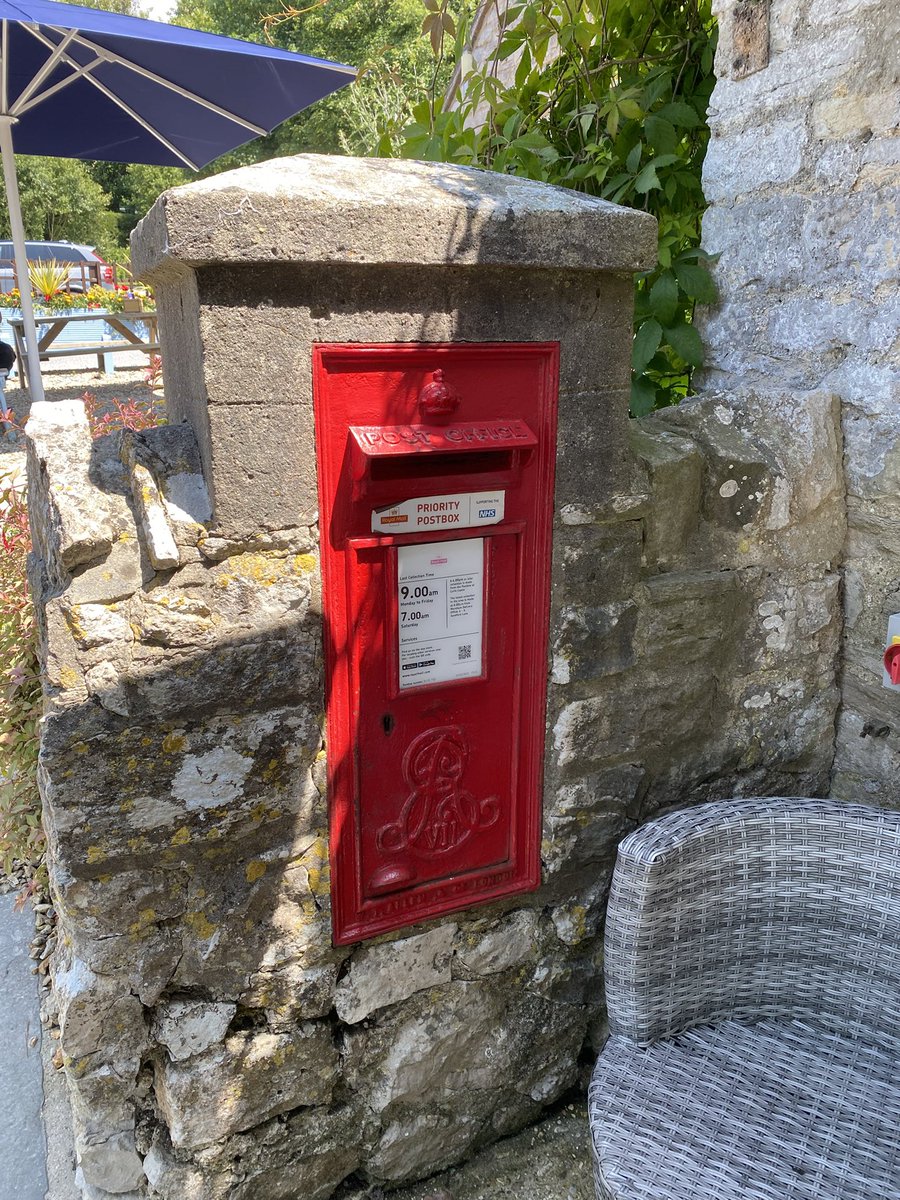 letterappsoc's tweet image. Dear @RoyalMail, Please can you not let the art of letter writing go the same way as the dinosaurs. Thanks so much, Dinah and co #Kimmeridge #PostboxSaturday ☺️🦖🦕💌